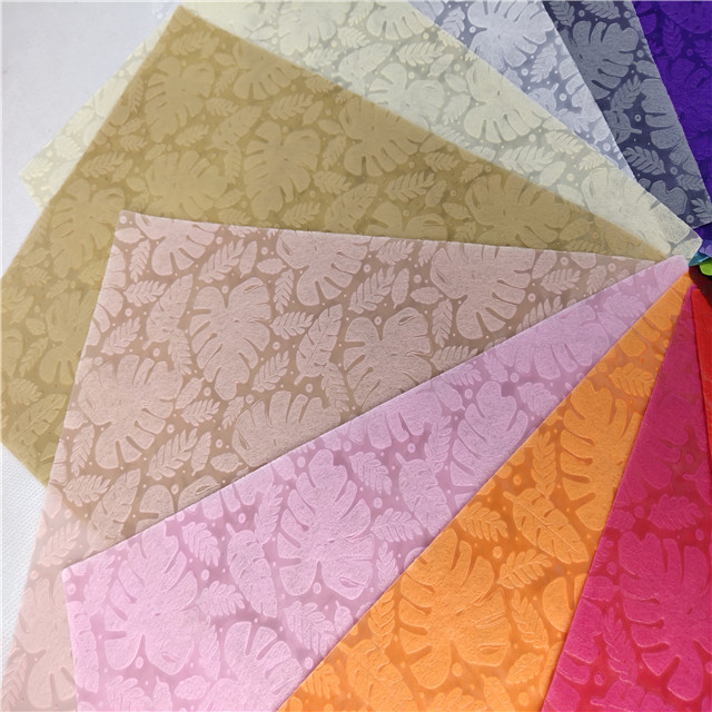  New Pattern Gift Packing Love Pattern Design Embossed Nonwoven Fabric