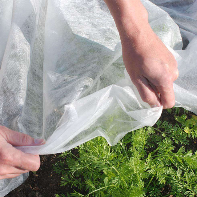 15-70GSM White&Black 100%pp Agriculture Nonwoven Weed Control Mat Weed Barrier Cover